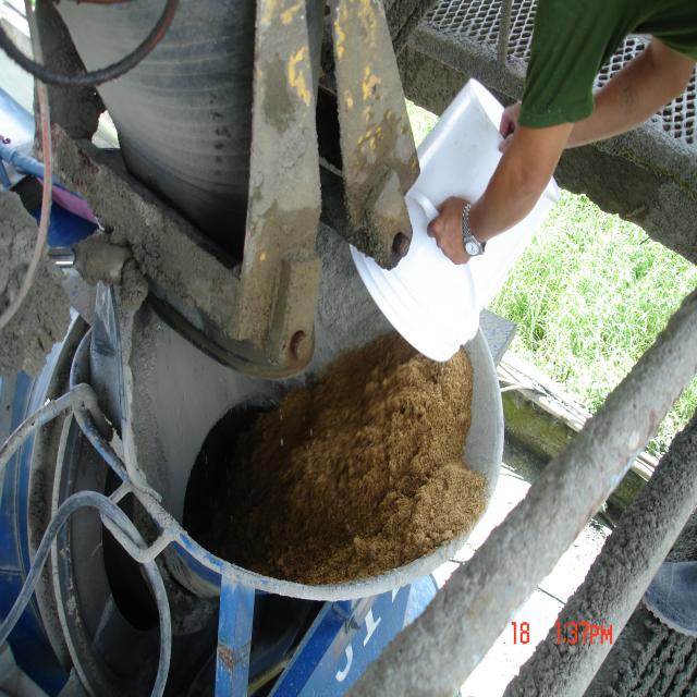 稻殼添加劑加入混泥土車